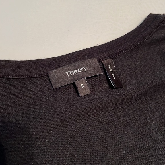 Theory | Dayne B Atmos Light V-neck T-shirt - Picture 2 of 3